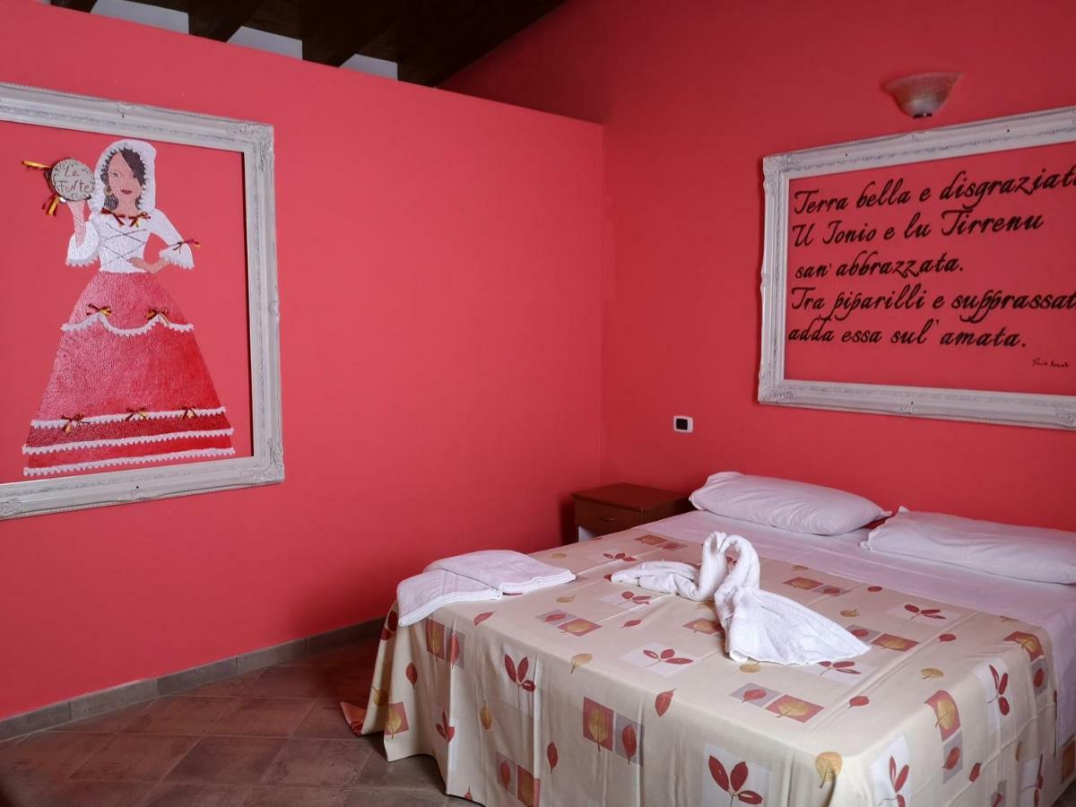 Azienda Agrituristica La Fonte Villa Бонифати Екстериор снимка